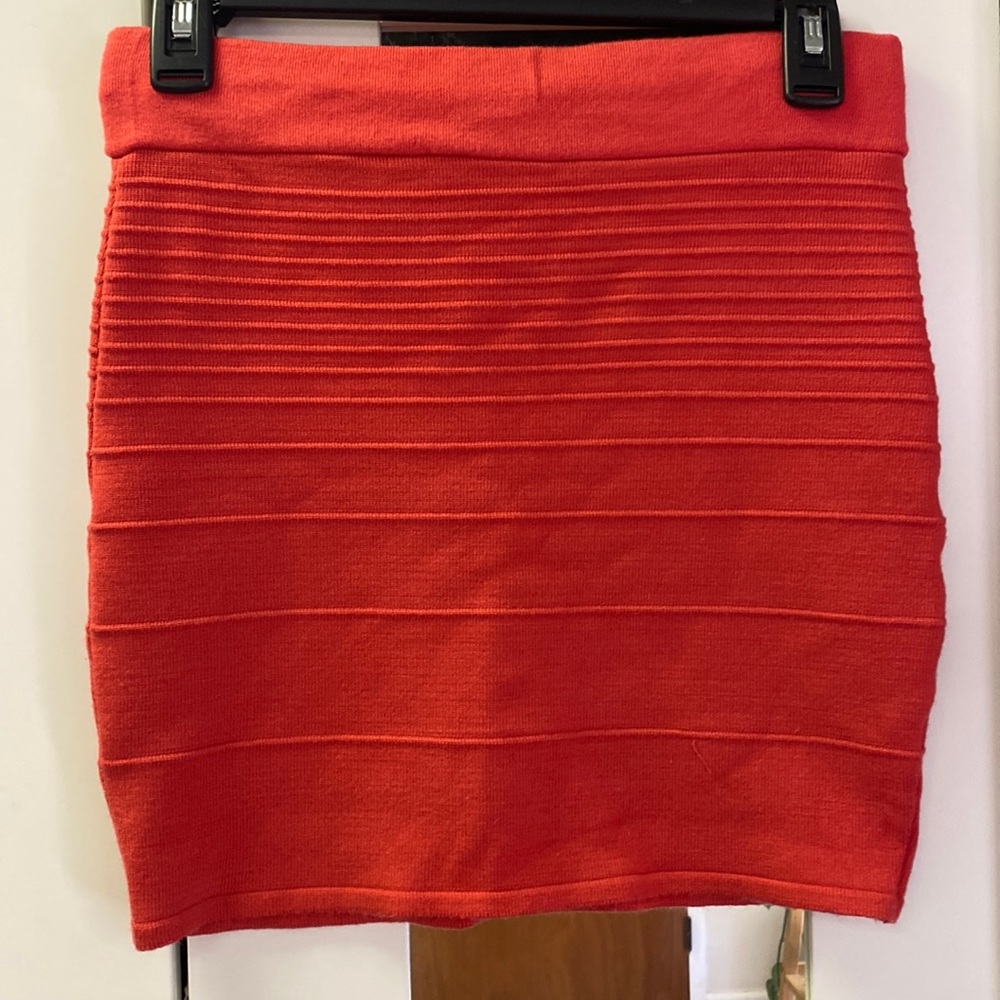 Large short skirt